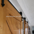 La mejor oferta del precio puerta de madera doble tipo K puerta interior de la puerta deslizante de granero para la casa